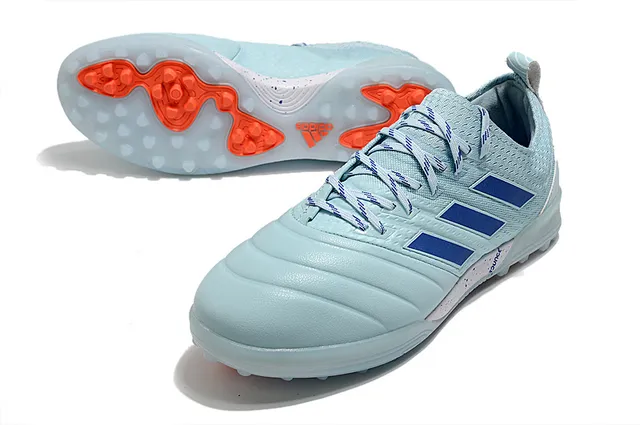 Adidas Chaussures de football Turf en noir et orange avec upper en knit et synthétique 3 rayures 18