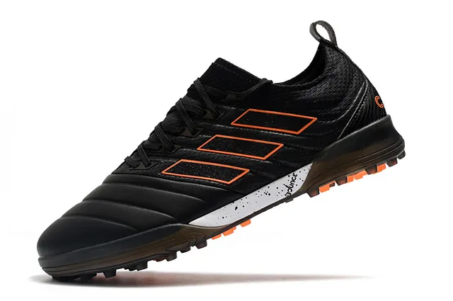 Adidas Chaussures de football Turf en noir et orange avec upper en knit et synthétique 3 rayures 22