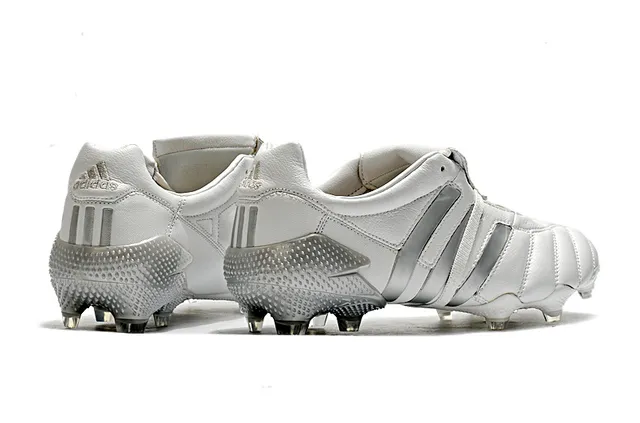 Adidas Chaussures de football noires en cuir matelassé à la tige sans lacets fermeture à strap terrain ferme 11