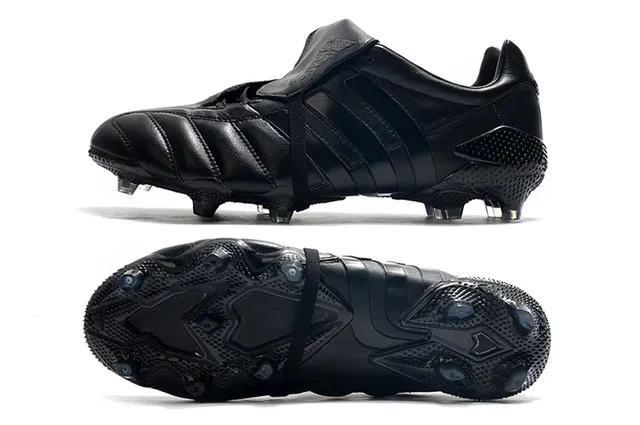 Adidas Chaussures de football noires en cuir matelassé à la tige sans lacets fermeture à strap terrain ferme 12