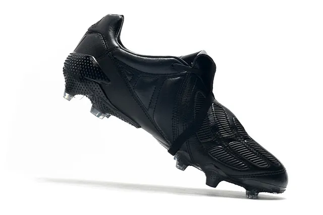 Adidas Chaussures de football noires en cuir matelassé à la tige sans lacets fermeture à strap terrain ferme 13