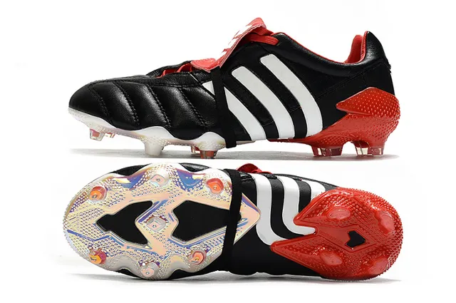 Adidas Chaussures de football noires en cuir matelassé à la tige sans lacets fermeture à strap terrain ferme 24