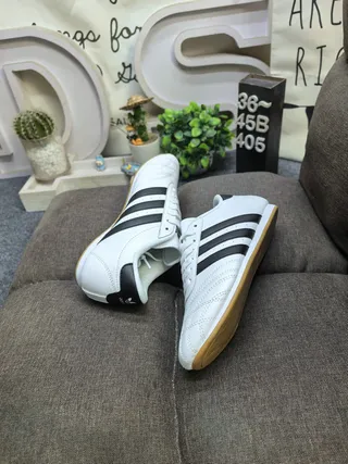 Adidas Black White Laceless Slip-On Quilted Leather Upper Indoor Soccer Shoes 6