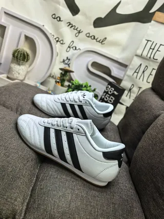 Adidas Black White Laceless Slip-On Quilted Leather Upper Indoor Soccer Shoes 7