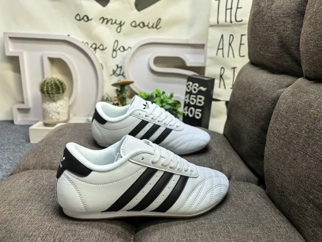 Adidas Black White Laceless Slip-On Quilted Leather Upper Indoor Soccer Shoes 11