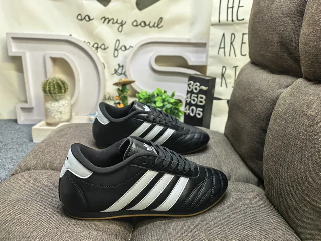 Adidas Black White Laceless Slip-On Quilted Leather Upper Indoor Soccer Shoes 21