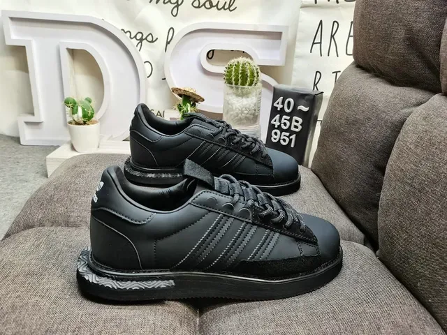 Adidas Chaussures Lifestyle Noir Blanc Haut en Similicuir Low-Top 11