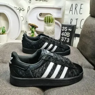 Adidas काले सफेद क्विल्टेड अपर तीन साइड स्ट्राइप लाइफस्टाइल स्नीकर