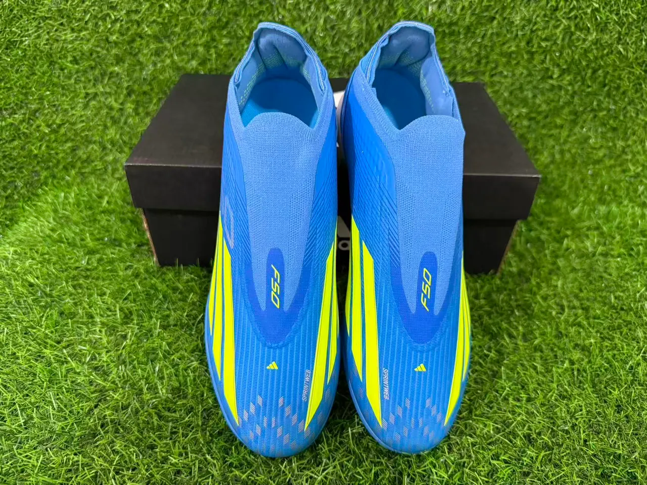 Adidas Azul Amarelo Colar de ajuste tipo meia Material sintético texturizado Grama artificial Sapatos de futebol 14