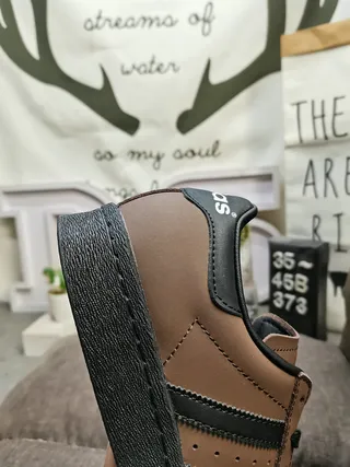 Adidas Brown Black Low-Top Leather Upper Lifestyle Sneakers 23