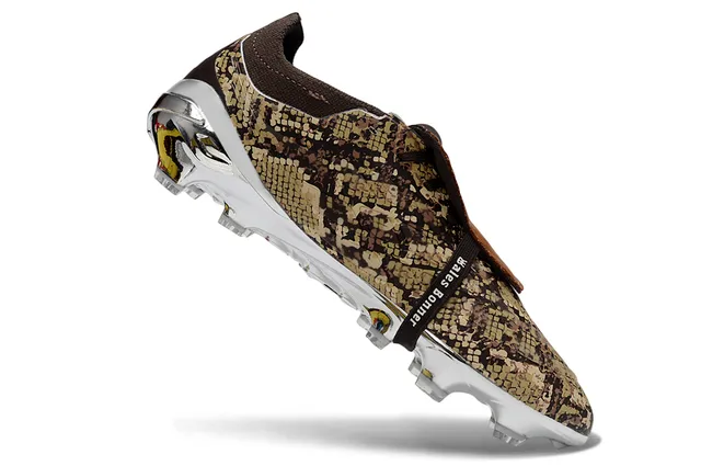Adidas Chaussures de football à upper à impression de serpent marron et or, plaque de semelle chromée pour terrain ferme 2