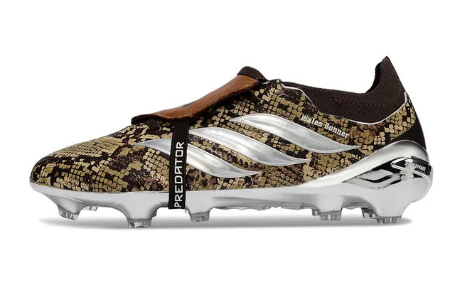 Adidas Chaussures de football à upper à impression de serpent marron et or, plaque de semelle chromée pour terrain ferme 7