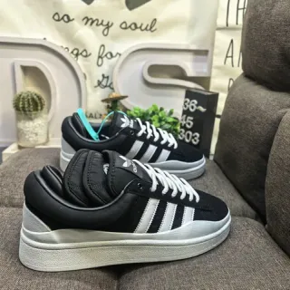 Adidas Campus काला और सफेद लाइफस्टाइल स्नीकर्स