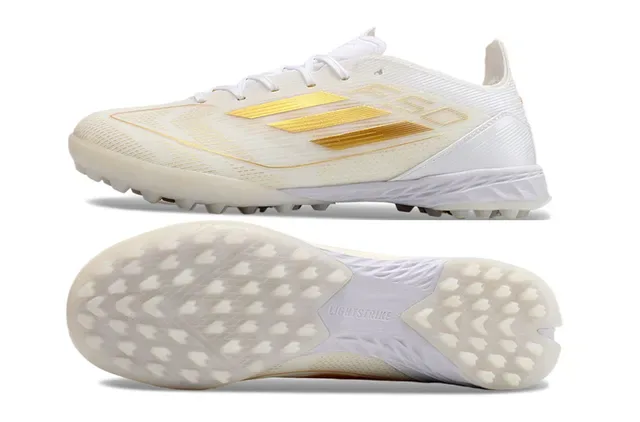 Adidas F50 White Gold Chaussures de football turf légères en matière synthétique avec détails de rayures 5