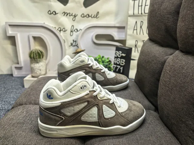 Adidas Gray Black Low-Top Suede-and-Synthetic Overlay Lifestyle Sneakers 11