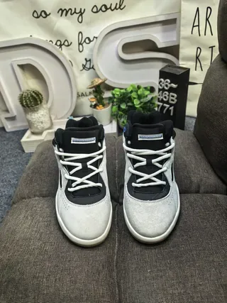 Adidas Gray Black Low-Top Suede-and-Synthetic Overlay Lifestyle Sneakers 20
