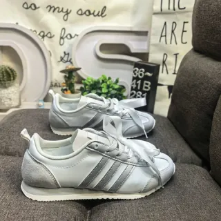 Adidas Gray Silver Low-Top Retro Runner Lifestyle Sneakers