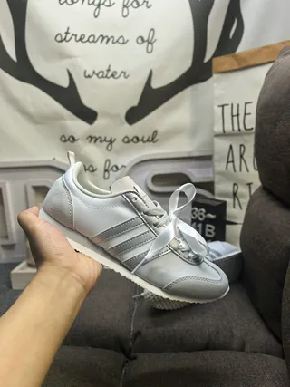 Adidas Gray Silver Low-Top Retro Runner Lifestyle Sneakers 5
