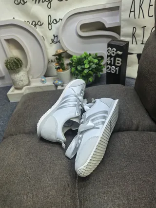 Adidas Gray Silver Low-Top Retro Runner Lifestyle Sneakers 6
