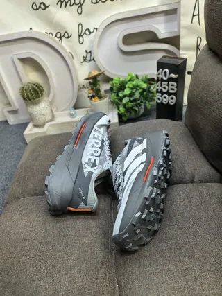 Adidas Gray White Mesh Upper Three-Stripe Side Panel Running Shoes 6