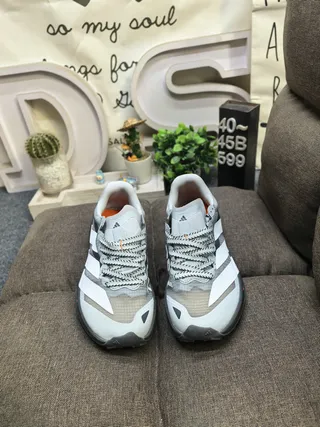 Adidas Gray White Mesh Upper Three-Stripe Side Panel Running Shoes 10
