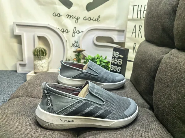 Adidas Navy White Slip-On Knit Mesh Upper Lifestyle Sneakers 11