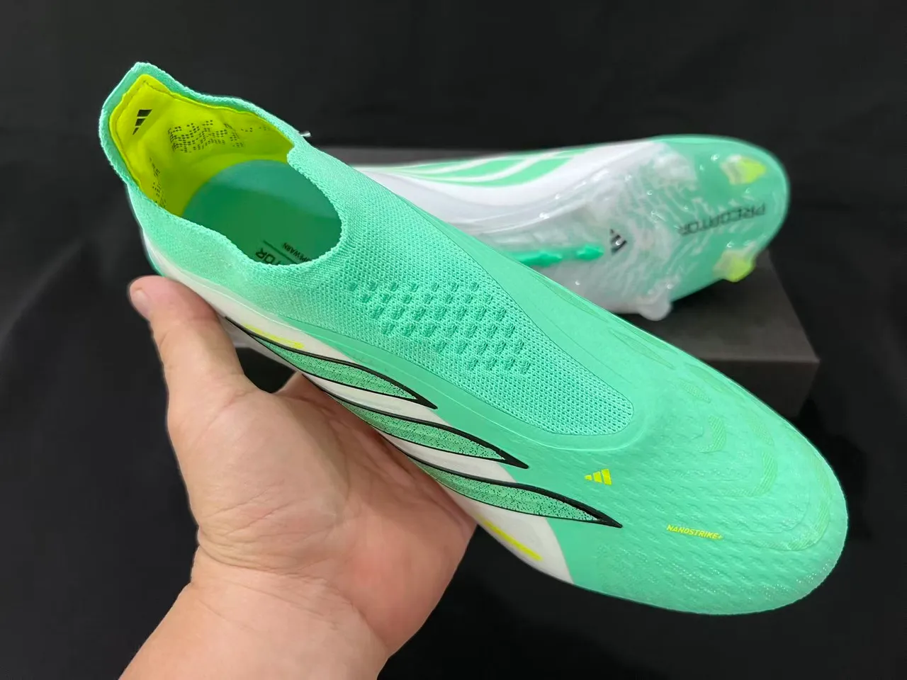 Adidas Predator সবুজ সাদা সক-ফিট নিট আপার মোল্ডেড স্টাড ফার্ম-গ্রাউন্ড ফুটবল জুতো 12