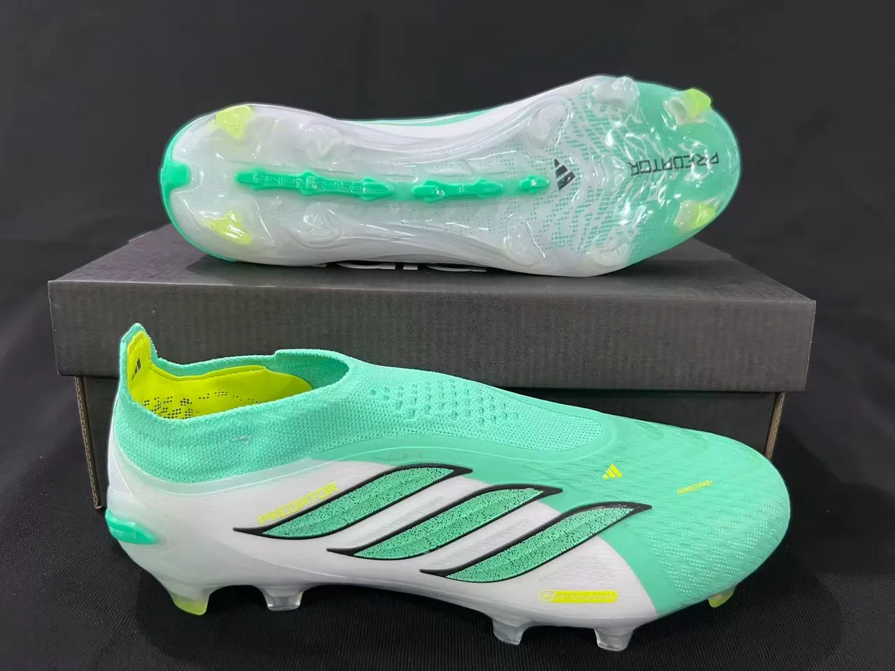 Adidas Predator সবুজ সাদা সক-ফিট নিট আপার মোল্ডেড স্টাড ফার্ম-গ্রাউন্ড ফুটবল জুতো 14