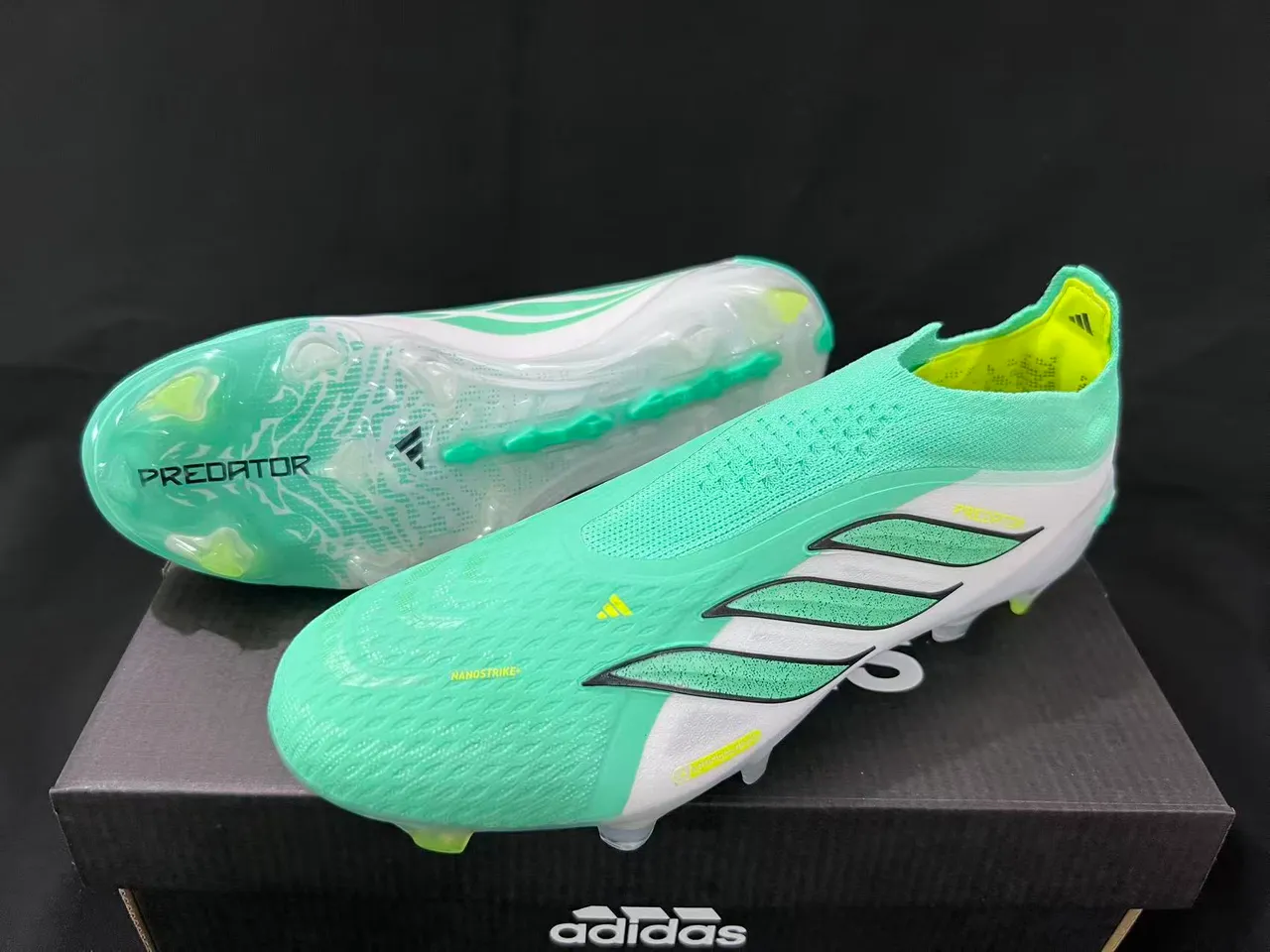 Adidas Predator সবুজ সাদা সক-ফিট নিট আপার মোল্ডেড স্টাড ফার্ম-গ্রাউন্ড ফুটবল জুতো 16