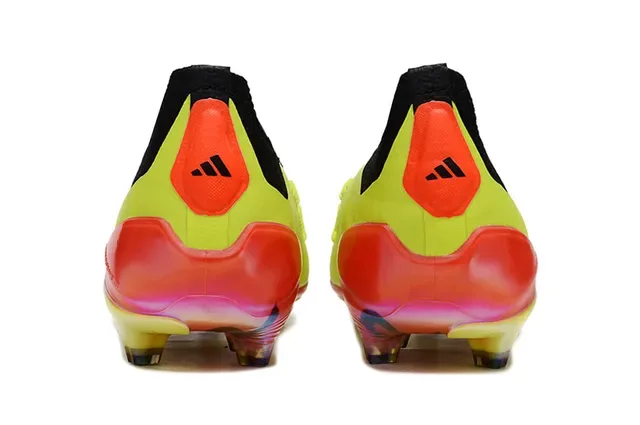 Adidas Predator Neon Yellow Silver Iridescent Chaussures de football pour terrain ferme 4