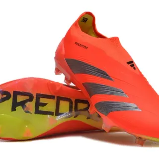 Adidas Predator Naranja Amarillo Corte Bajo Ajuste Calcetín Parte Superior Tres Rayas Negras Superficie Firme Zapatos de Fútbol