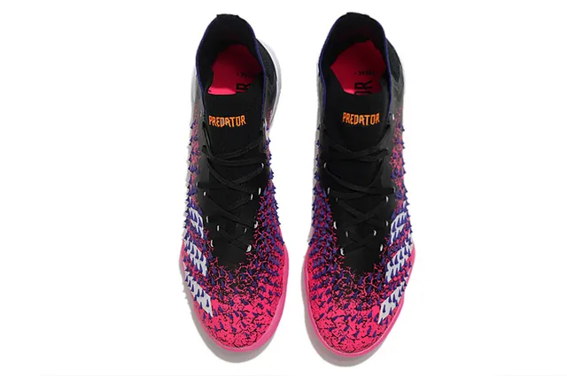 Adidas Predator Zapatillas de fútbol Turf con empeine texturizado y moteado, tachuelas triangulares en la puntera 2
