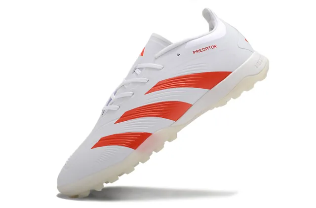 Adidas Predator blanco y rojo de bajo corte superior sintético Three Stripes zapatos de fútbol para césped 3