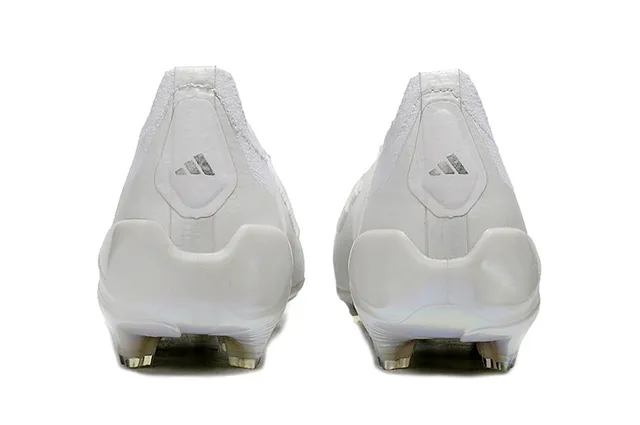 Adidas Predator White Silver Low-Cut Sock-Fit Collar Iridescent Holographic Outsole Firm-Ground Soccer Shoes 4
