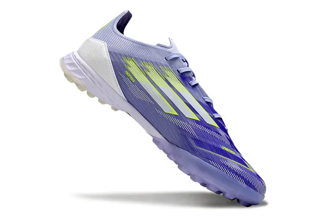 Adidas أحذية كرة القدم بنفسجي أبيض منخفضة القطعة محبوكة العلوي مسامير مخروطية للعشب الاصطناعي 2