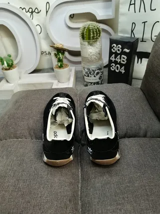 Adidas Retro Running Sneaker Black Cream Gum Lifestyle Sneakers 8