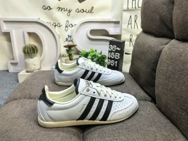 Adidas Samba OG Metallic Silver Lifestyle Sneakers 11