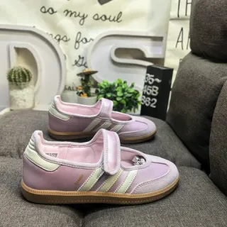 Adidas Samba गुलाबी और क्रीम लाइफस्टाइल स्नीकर
