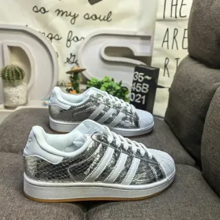 Adidas चांदी सफेद धातु सांप त्वचा बनावट ऊपरी चमड़ा ओवरले जीवन शैली जूते