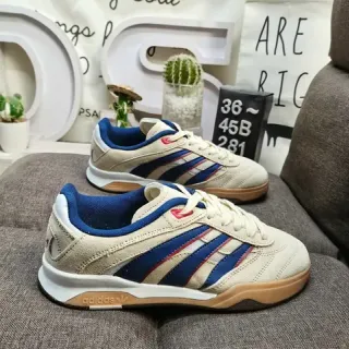 Adidas Spezial हल्का भूरा नीला लाल लाइफस्टाइल स्नीकर्स