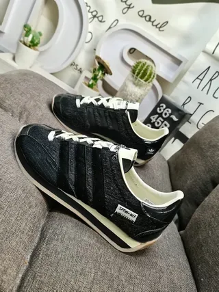 Adidas Spezial SPZL-002 Black Textured Upper Lifestyle Sneakers 7