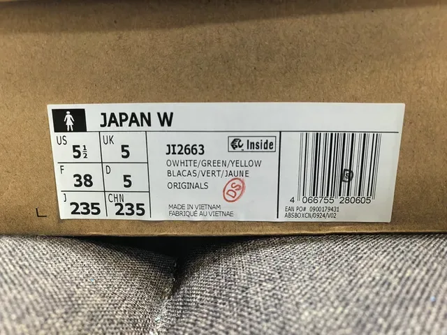 Adidas Spezial Chaussures lifestyle en daim blanc et vert foncé 2