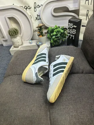 Adidas Spezial Chaussures lifestyle en daim blanc et vert foncé 6