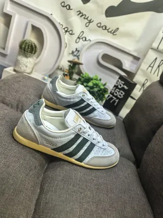 Adidas Spezial Chaussures lifestyle en daim blanc et vert foncé 9
