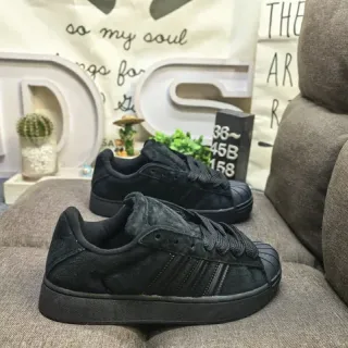 Adidas Superstar सभी काले सूड लाइफस्टाइल स्नीकर्स