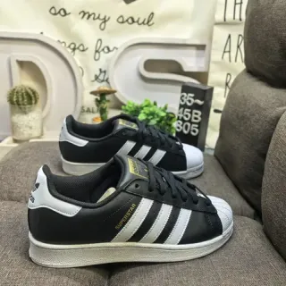 Adidas Superstar काला सफ़ेद चांदी जीवनशैली स्नीकर