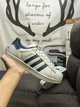 Adidas Superstar Off-White e Navy tênis lifestyle 6