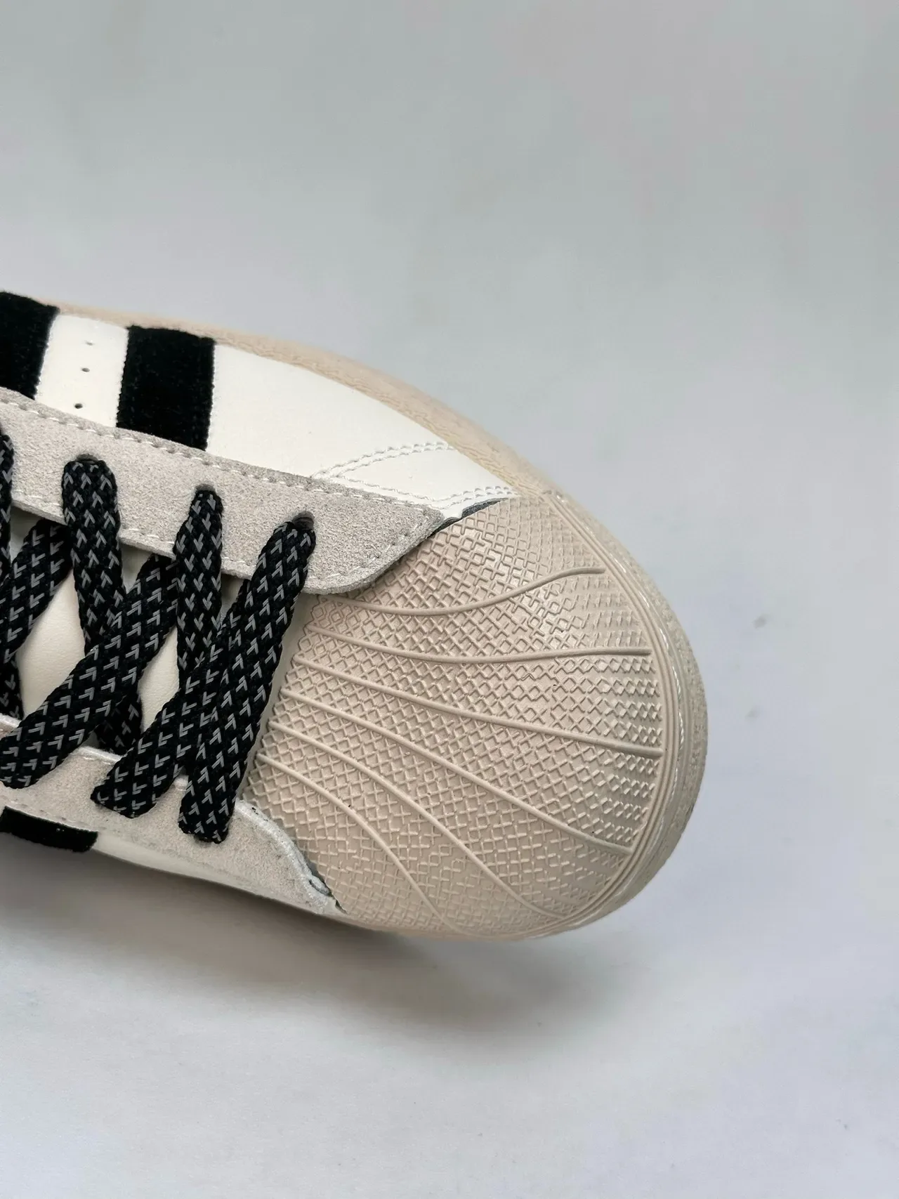 Adidas Superstar Off-White Shell-Toe जीवनशैली स्नीकर 7