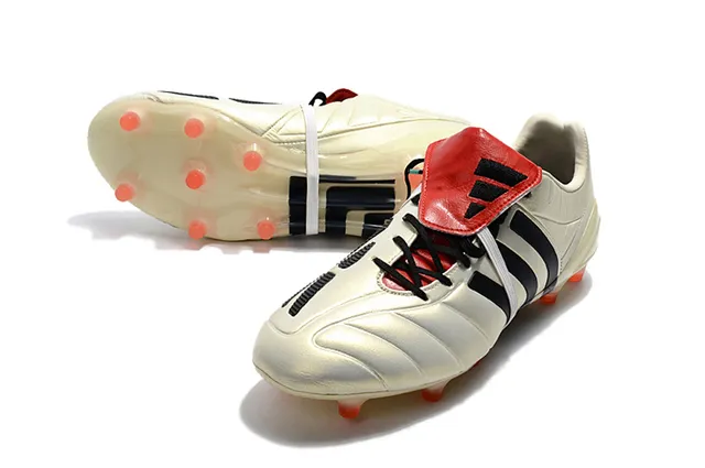 Adidas Chaussures de football blanc noir à coupe basse en cuir upper trois rayures sur le côté marquage sur le côté pour terrain ferme 6