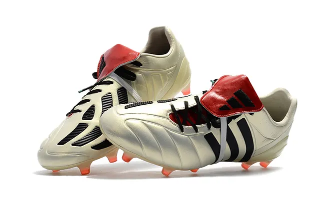 Adidas Chaussures de football blanc noir à coupe basse en cuir upper trois rayures sur le côté marquage sur le côté pour terrain ferme 13